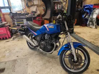 Yamaha xs 400