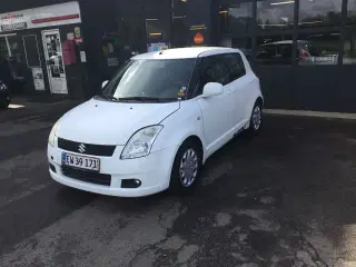 Suzuki swift 1.5 5 døre træk holder syn 6/2027 