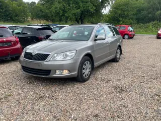 Skoda Octavia 1,6 TDi 105 Ambiente Combi