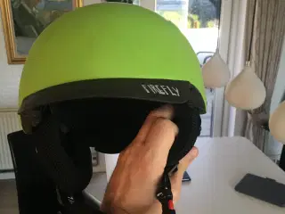 Skihjelm til der der vil ses på løjpen