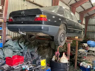 Mercedes 300 E årg  1988