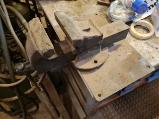 Skruestik 130 mm på plade