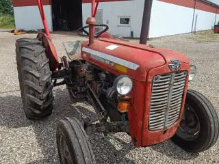 Massey Ferguson  35 X   3 cyl Diesel  Traktor