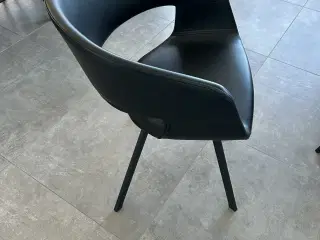 Sorte spisebordsstole med armlæn