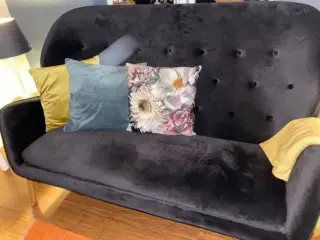 mantle sofa sort