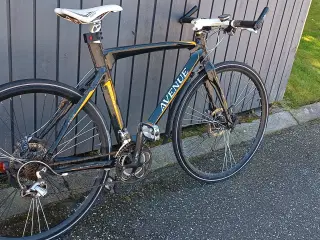 Cykel Avenue Spirit x5 4000.