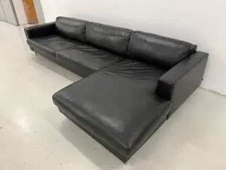 chaiselong sofa  fra Bolia i sort Anilin læder.