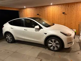 Tesla Y AWD 2023