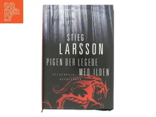 Pigen der legede med ilden af Stieg Larsson (Bog)