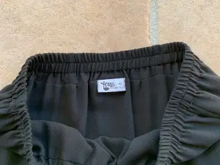 Yone konfektion nederdel str. 42