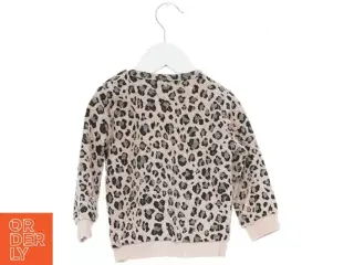 Bluse med leopardmønster og flæsedetaljer fra Petit (str. 80)