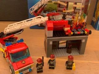 66453 Lego City 4 i 1. Super brand sæt