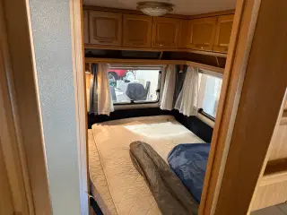 KNAUS AZUR 495 med MOVER 