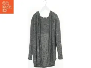 Grå cardigan med stjernemønster fra H&M (str. 146)