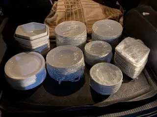 Diverse tallerkner til mange 