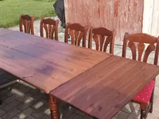 tektræ spisebord meget flot med 6 flotte stole