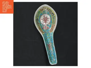 Dekorativ kinesisk porcelænsske (str. 12 cm)
