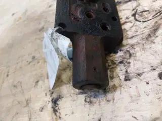 John Deere 9780i Hydraulik valve AZ232683 
