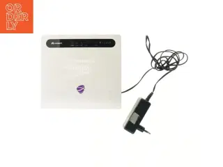 Huawei WiFi-router med oplader fra Huawei (str. 19,5x18 cm)