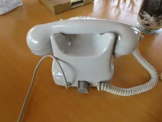 Grå telefon