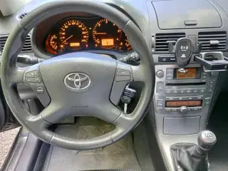 Toyota Avensis 2,0 D-4D Executive stc.