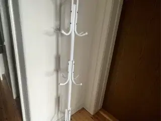 Garderobestativ og skohylde