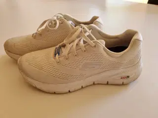Sketchers 