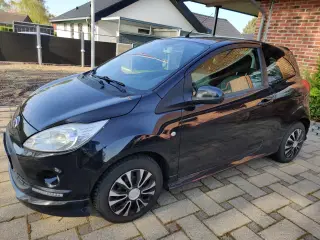 Ford KA Titanium med special skørtesæt