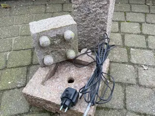Havelampe granit, NEDSAT
