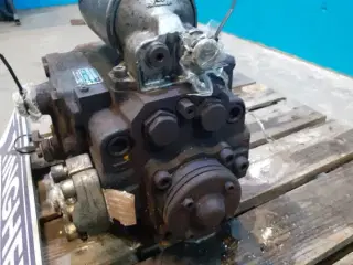 Dronningborg D9000 Hydrostatpumpe 45163000
