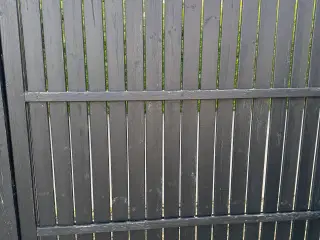 Plus hegn sælges