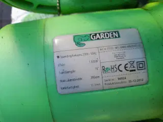 Elsav med sværd og kæde. Garden.