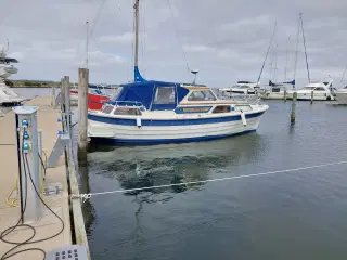 Saga  27 kabinebåde 