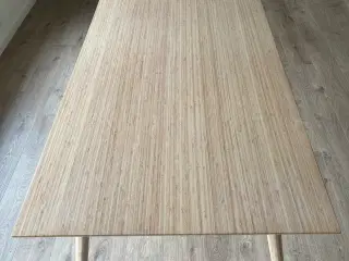 Spisebord i bambus