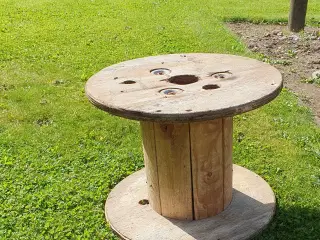 Et stk lille kabeltromle 