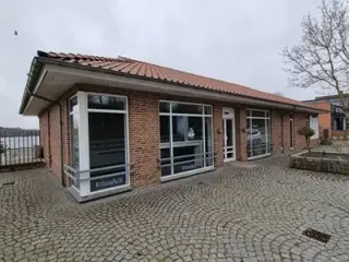 Flot lejemål med stor synlighed - i alt ca. 427 kvm