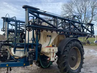 MGM 3000 ltr. 24 mtr. Sprøjten er synet 2024. Der medfølger også smalle hjul til sprøjten.