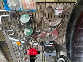 Honda CB500F K1 - 1972, dele