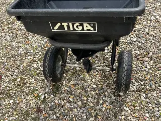 Stiga gødningsspreder.