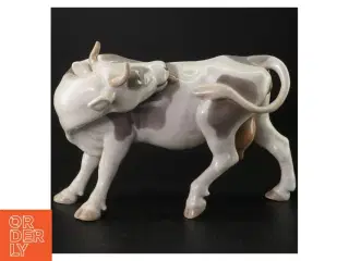 Porcelænsfigur af ko fra B&G (str. 23 cm)