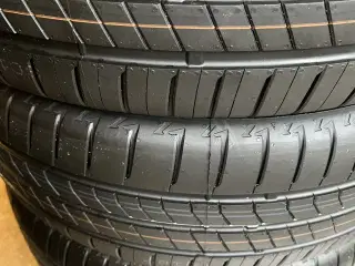 Nye 215-50-19 sommerdæk Bridgestone.