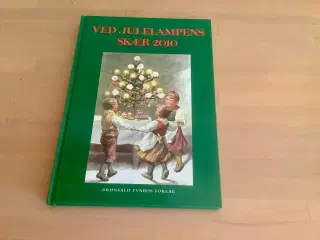 Ved julelampens skær 2010.
