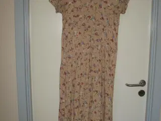 Kjole fra USA str. 44 (US 13/14)