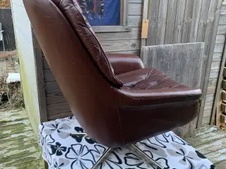 Komfortabel lænestol fra tidligere møbel butik.