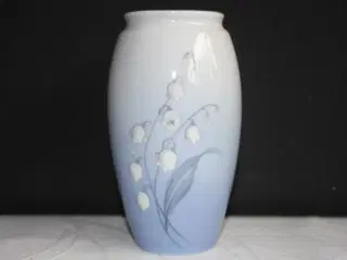 Vase med liljekonval fra Bing og grøndahl