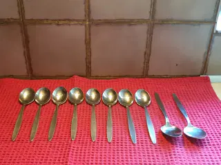 Skeer 8Dessertskeer 2Spiseskeer ialt10kr