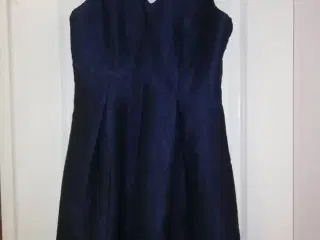 mørkeblå festkjole