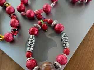 Nye knyttede armbånd
