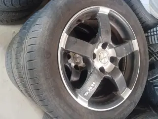 Peugeot / Citroen alufælge med sommerdæk.