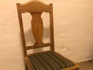 Spisebord egetræ + 6 stole 
